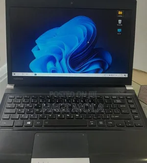 New Laptop Toshiba Portege R830 6GB Intel Core i5 HDD 700GB