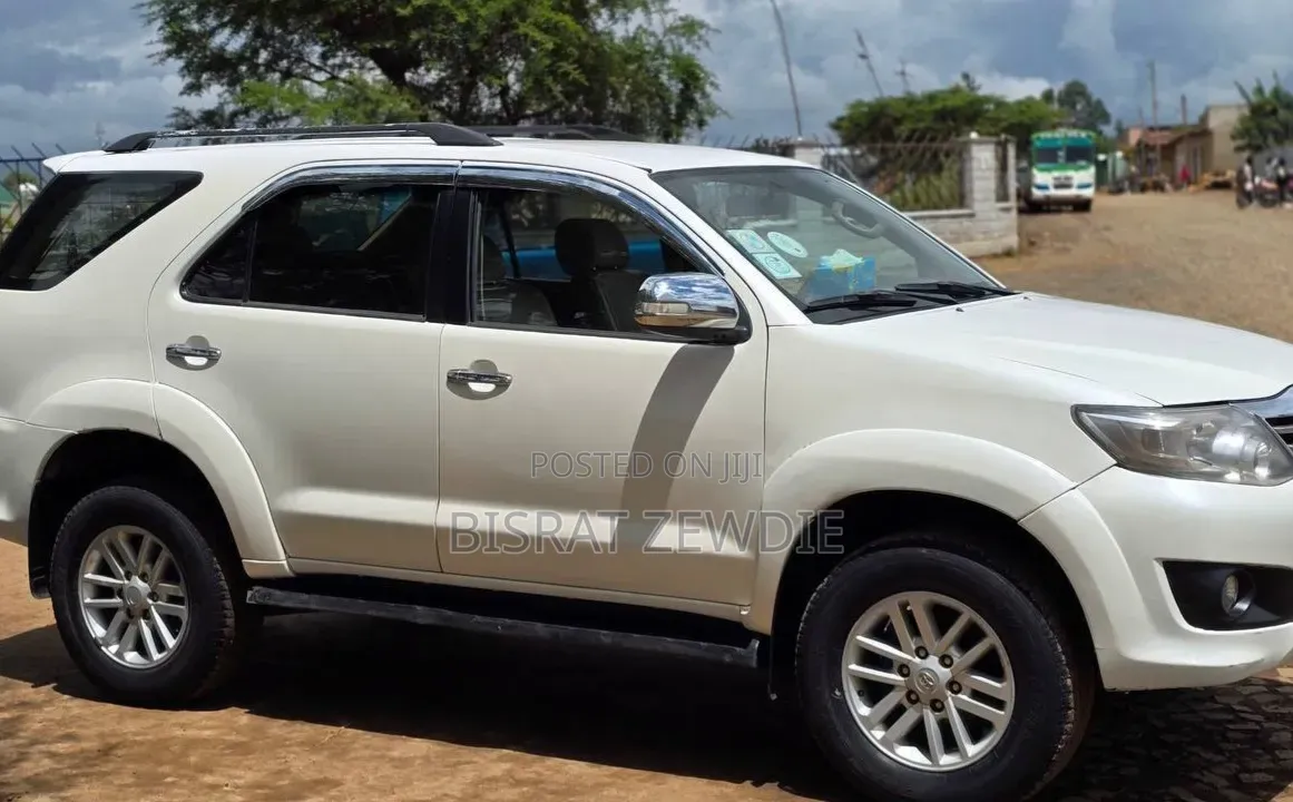 Toyota Fortuner 2012 White