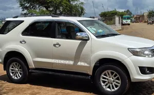 Toyota Fortuner 2012 White