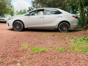 Toyota Corolla 2016 Silver