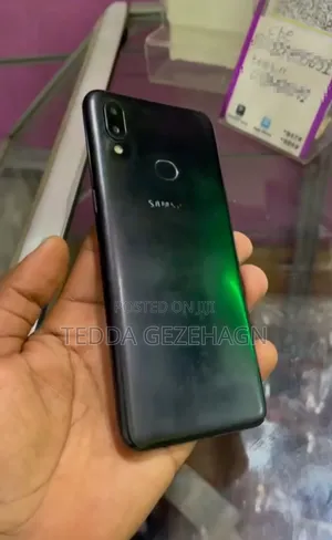 Samsung A10 32 GB Black