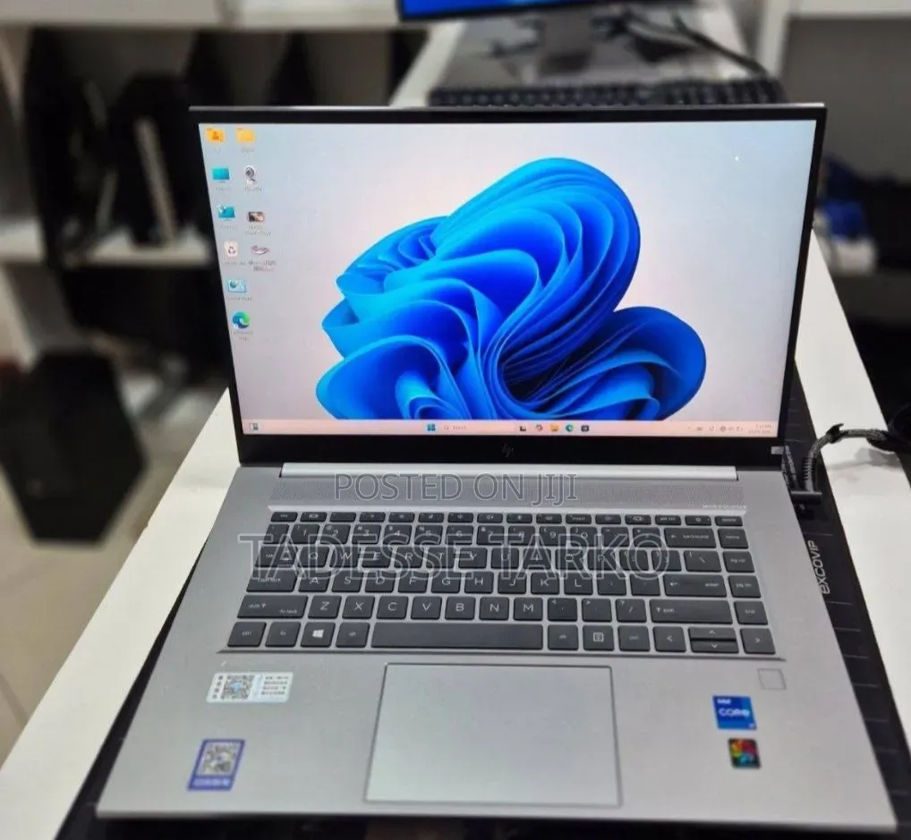 New Laptop HP 32GB Intel Core 7 SSD 1T