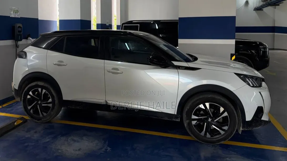 Peugeot 5008 2021 White
