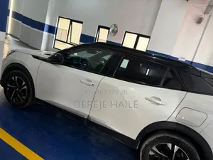 Peugeot 5008 2021 White