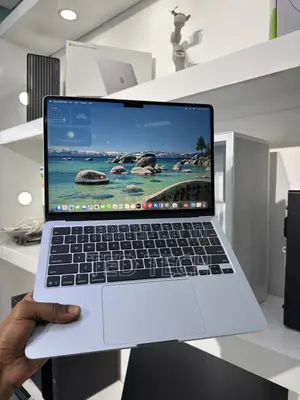 New Laptop Apple MacBook Air 2025 M4 16GB Apple M4 Max SSD 512GB