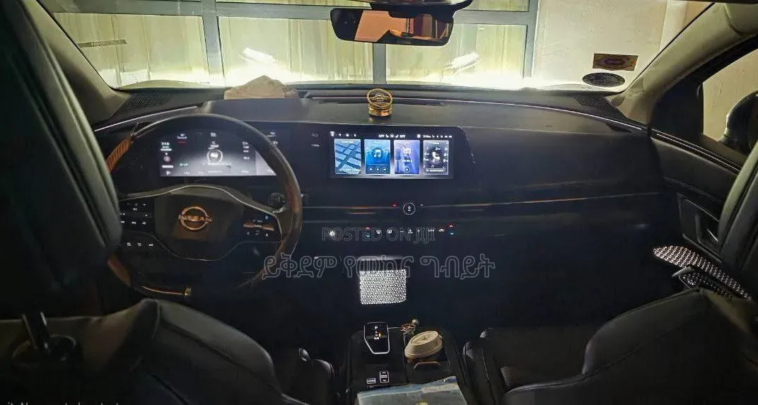 Nissan Ariya 2024 Gold