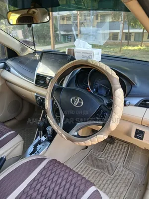 Toyota Yaris 2013 Maroon