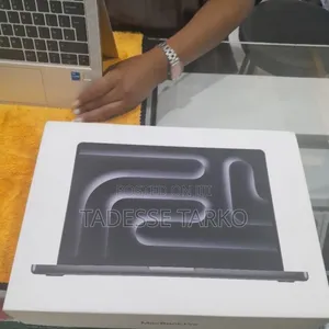 New Laptop Apple MacBook Pro 2025 M5 16GB Apple M5 Pro SSD 1T