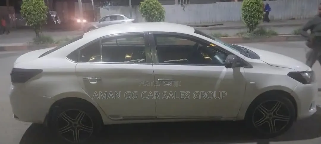 Toyota Yaris 2015 White