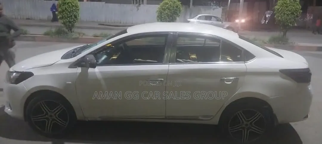 Toyota Yaris 2015 White