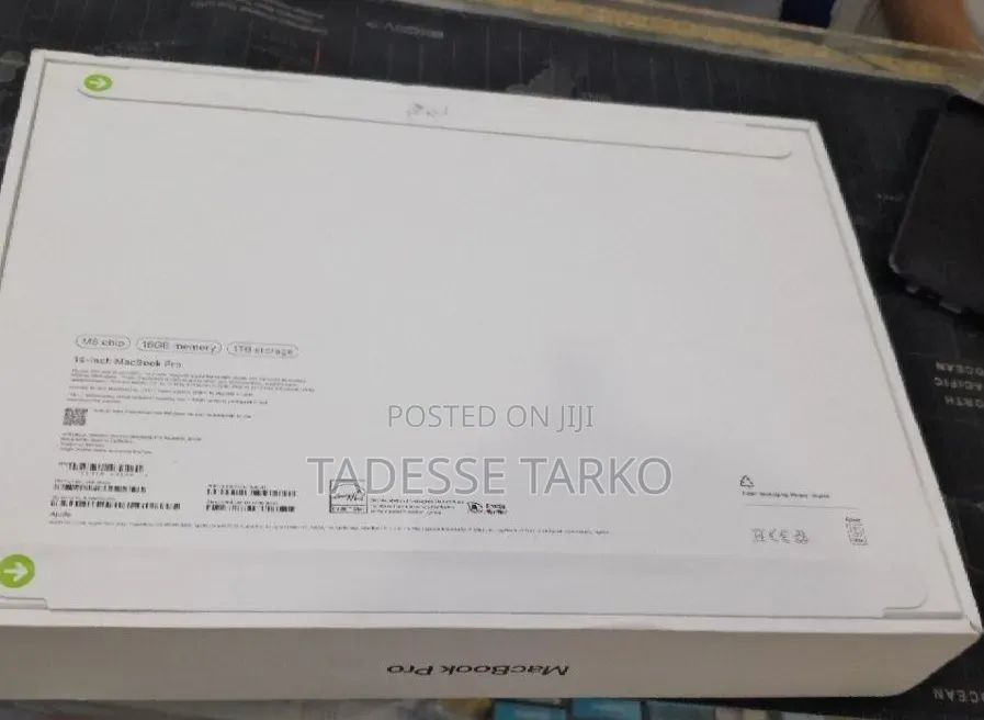 New Laptop Apple MacBook Pro 2025 M5 16GB Apple M5 Pro SSD 1T
