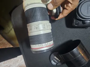 ጥራቱ የጠበቀ ካሜራ እና ሌንስ