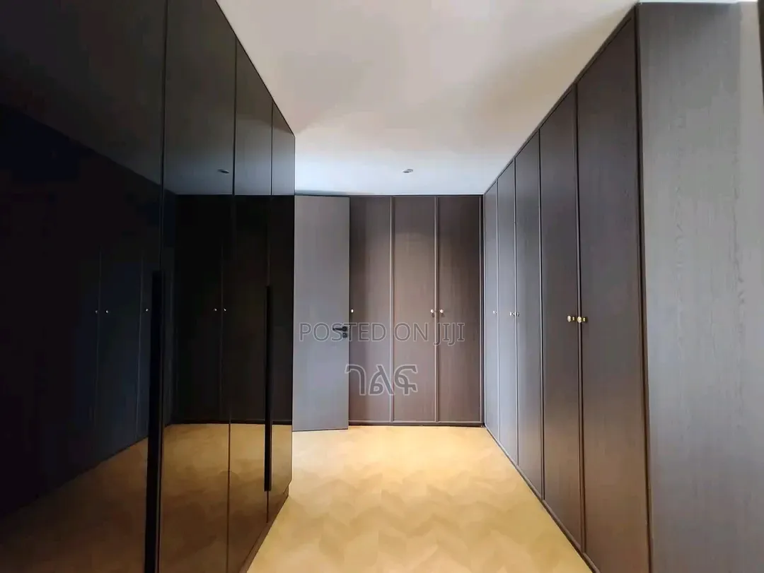 3bdrm Apartment in በመሀል ቦሌ ወሎ ሰፈር, Bole for sale