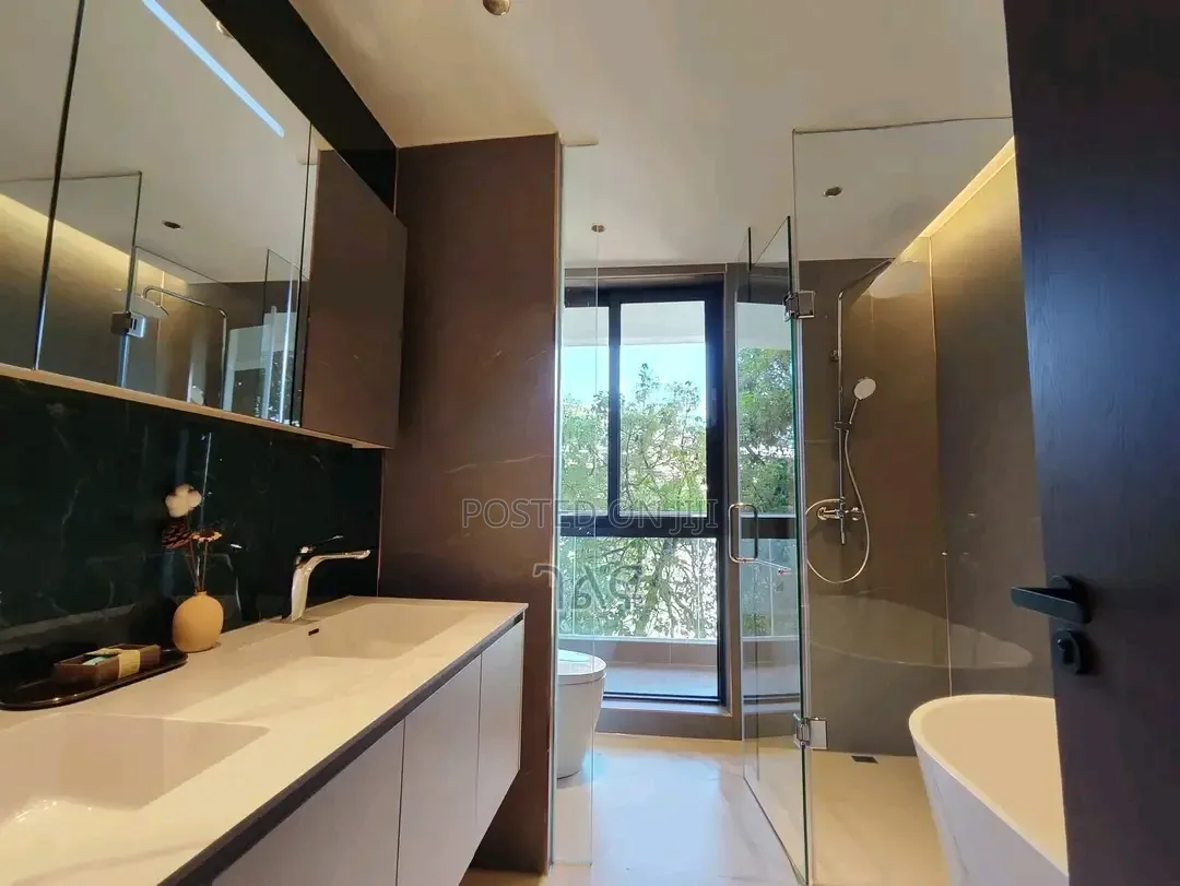 3bdrm Apartment in በመሀል ቦሌ ወሎ ሰፈር, Bole for sale