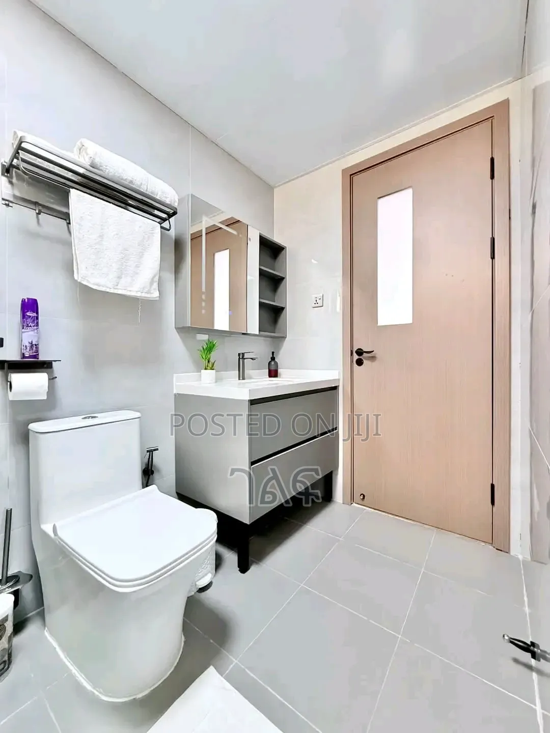 3bdrm Apartment in በመሀል ቦሌ ወሎ ሰፈር, Bole for sale