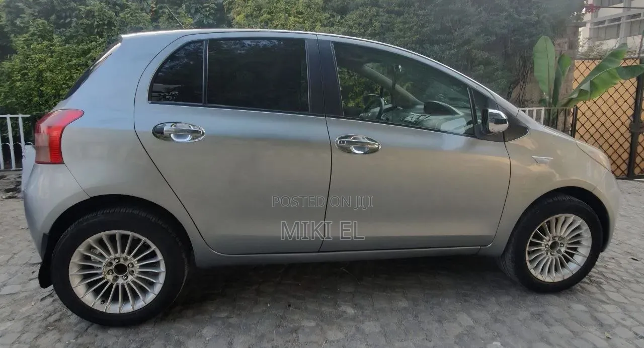 Toyota Yaris 2007 Gray