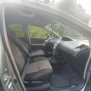 Toyota Yaris 2007 Gray