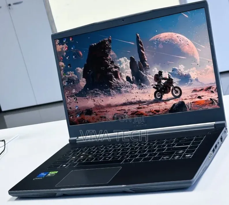 New Laptop MSI 16GB Intel Core i5 SSD 512GB