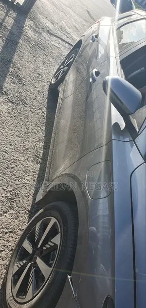 BYD E2 43 kWh 94 hp FWD 2025 Silver