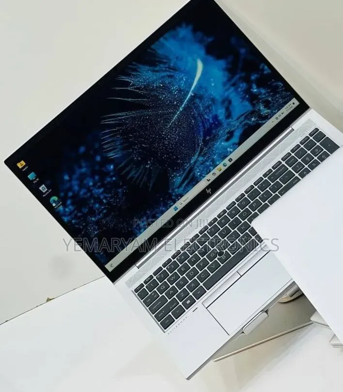 New Laptop HP EliteBook 840 G8 16GB Intel Core i7 SSD 512GB