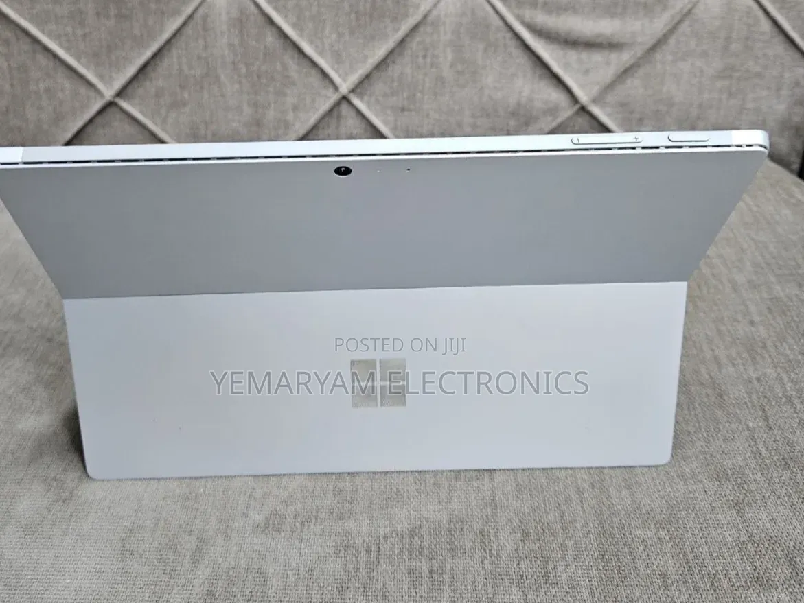 New Laptop Microsoft Surface 16GB Intel Core i7 SSD 512GB