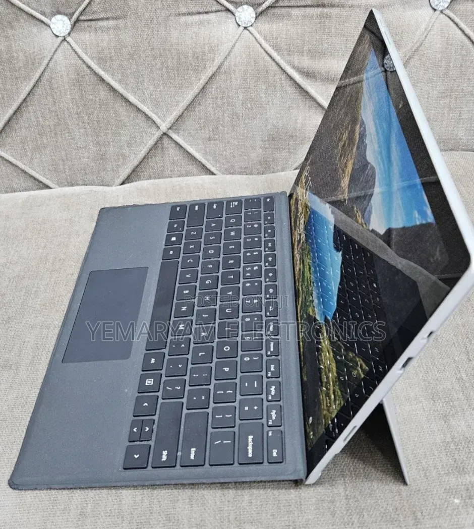 New Laptop Microsoft Surface 16GB Intel Core i7 SSD 512GB