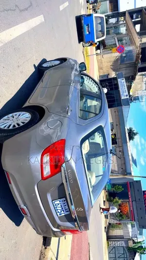 Suzuki Dzire 2022 Silver