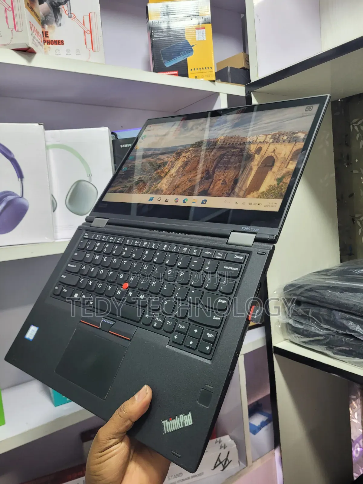 New Laptop Lenovo ThinkPad X380 Yoga 16GB Intel Core i5 SSD 512GB