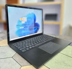 New Laptop Microsoft Surface 16GB Intel Core i7 SSD 512GB