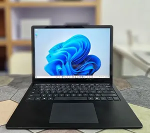New Laptop Microsoft Surface 16GB Intel Core i7 SSD 512GB