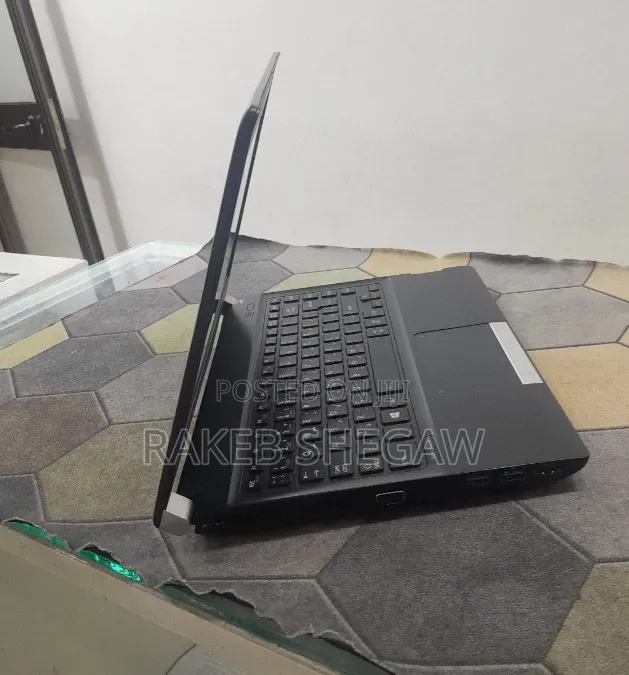 Laptop Toshiba Satellite C55 6GB Intel Core i5 HDD 700GB