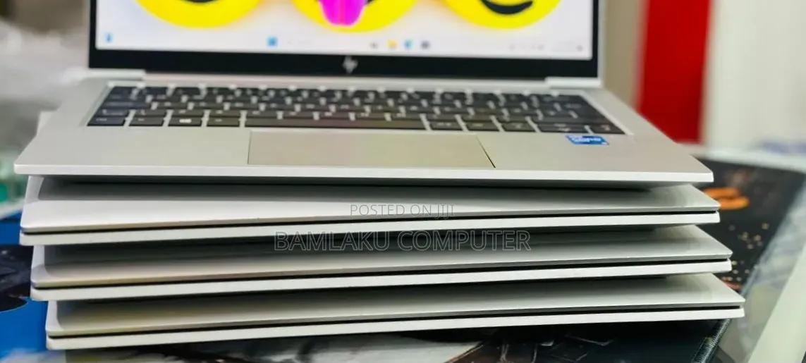 New Laptop HP EliteBook 830 G8 8GB Intel Core i5 SSD 512GB