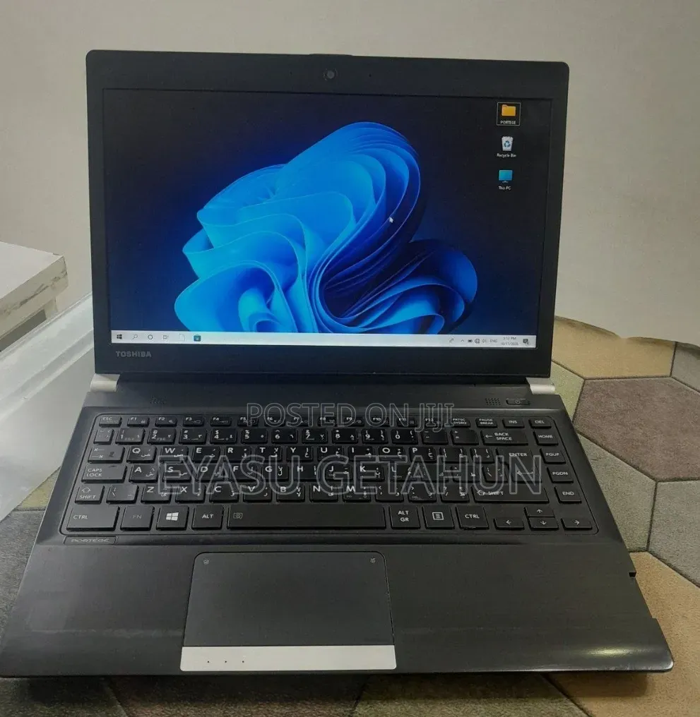 Laptop Toshiba Portege R830 6GB Intel Core i5 HDD 700GB