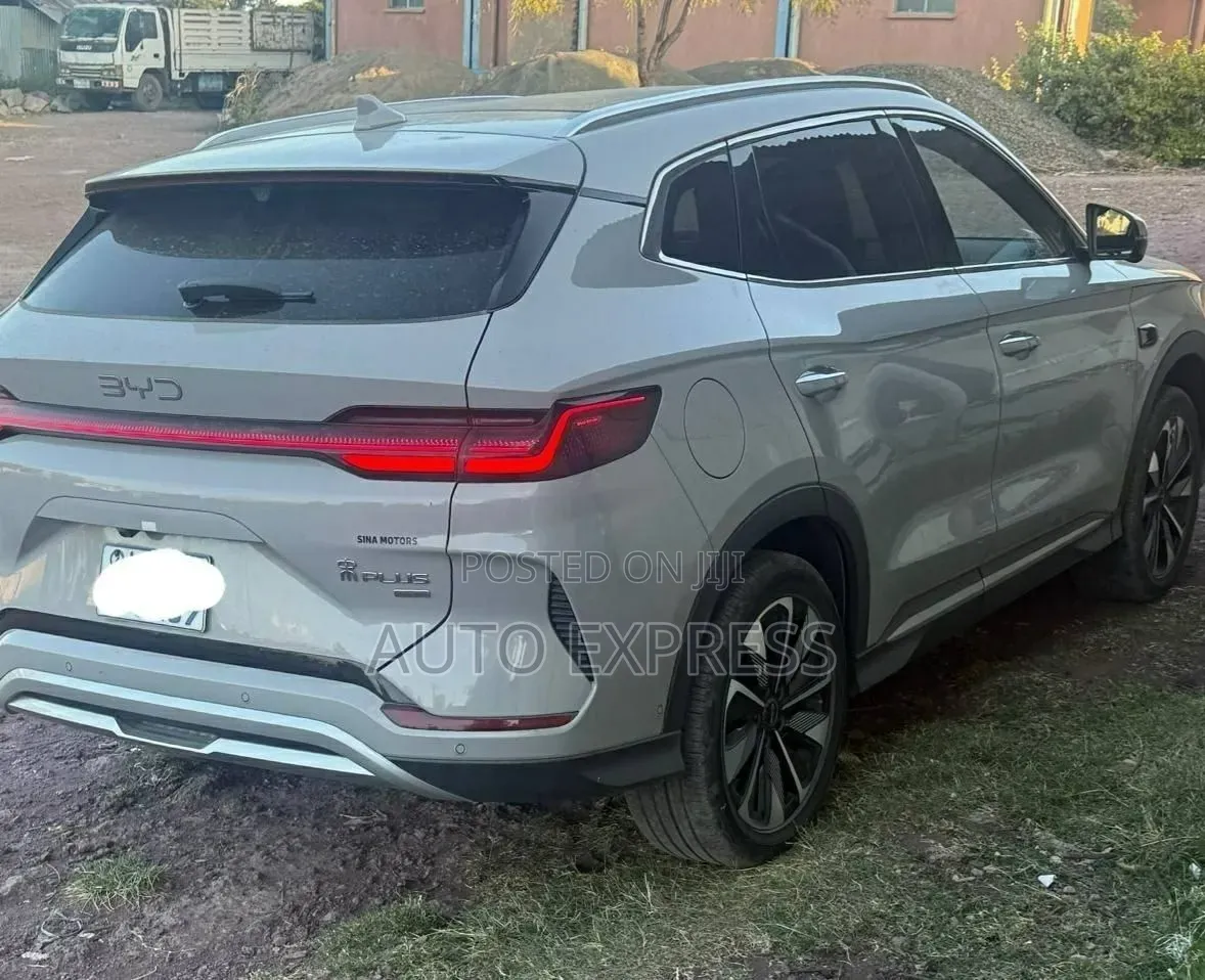 BYD Song Plus 2025 Silver