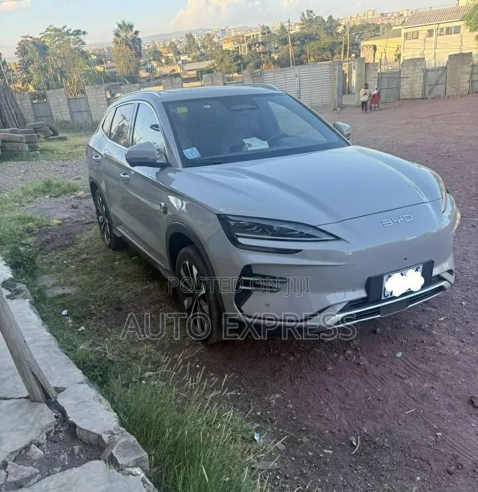 BYD Song Plus 2025 Silver