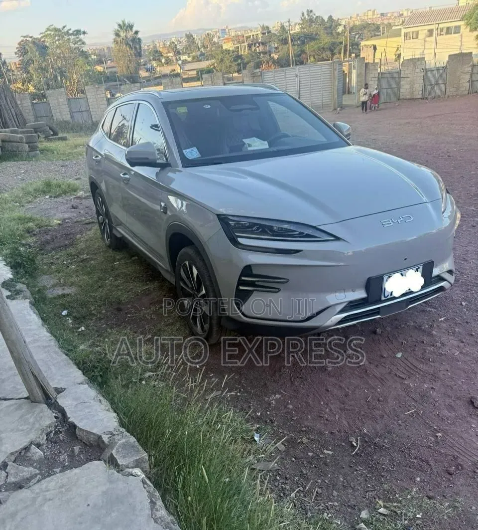 BYD Song Plus 2025 Silver