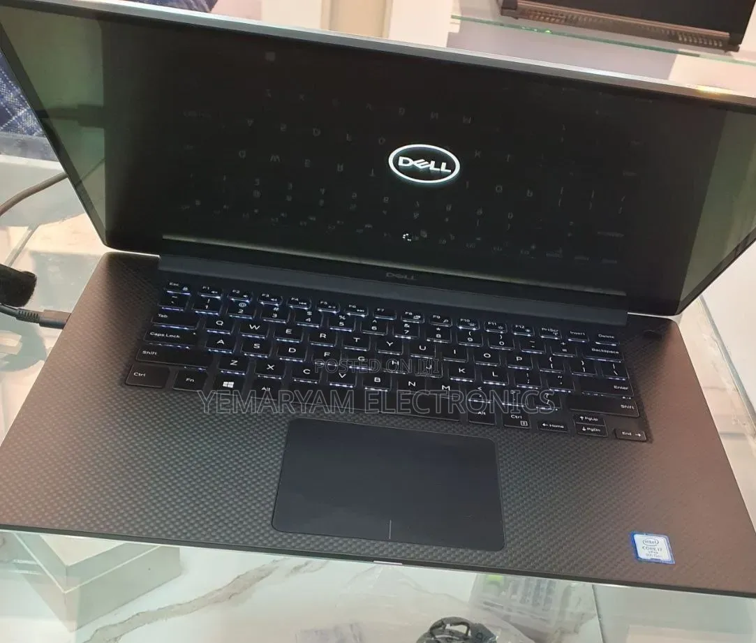 New Laptop Dell XPS 15 16GB Intel Core i9 SSD 512GB