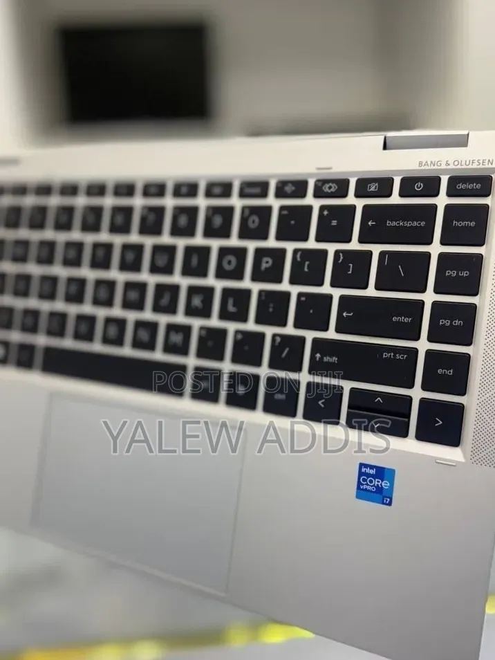 New Laptop HP EliteBook 1040 G8 16GB Intel Core i7 SSD 512GB
