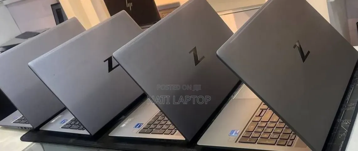 New Laptop HP ZBook Firefly G8 16GB Intel Core i7 SSD 512GB
