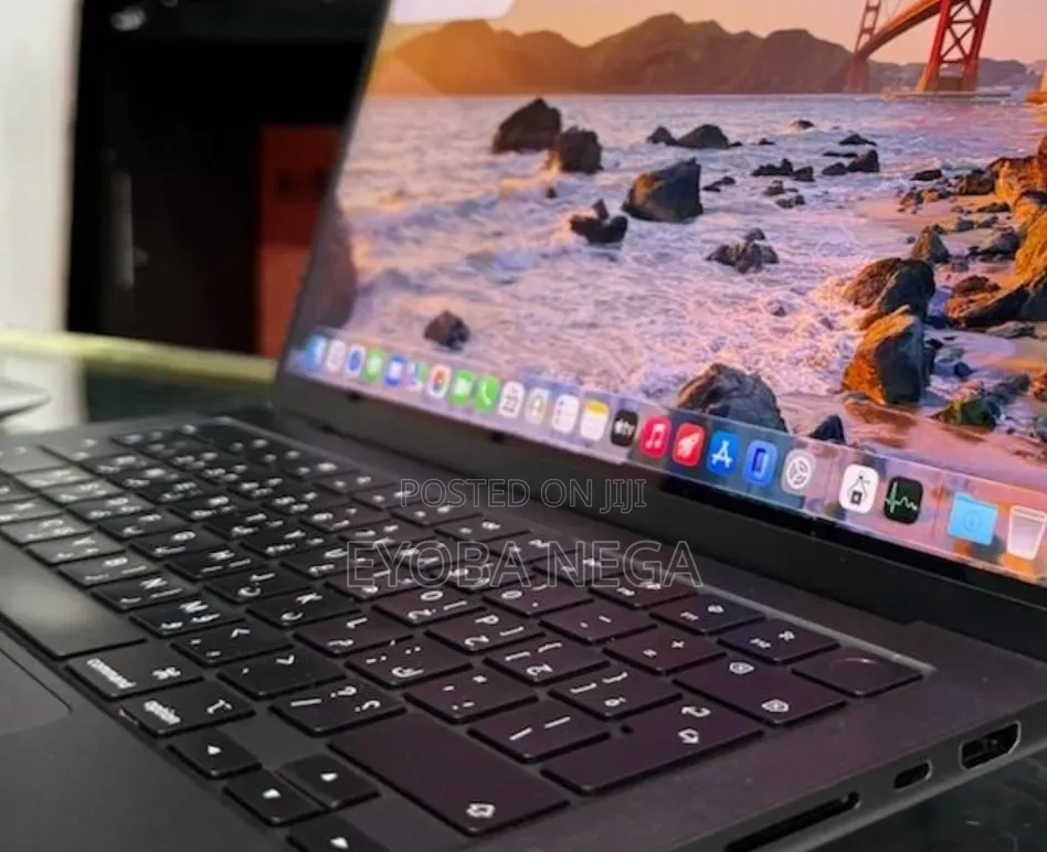 New Laptop Apple MacBook Pro 2025 M5 16GB Apple M5 Pro SSD 512GB