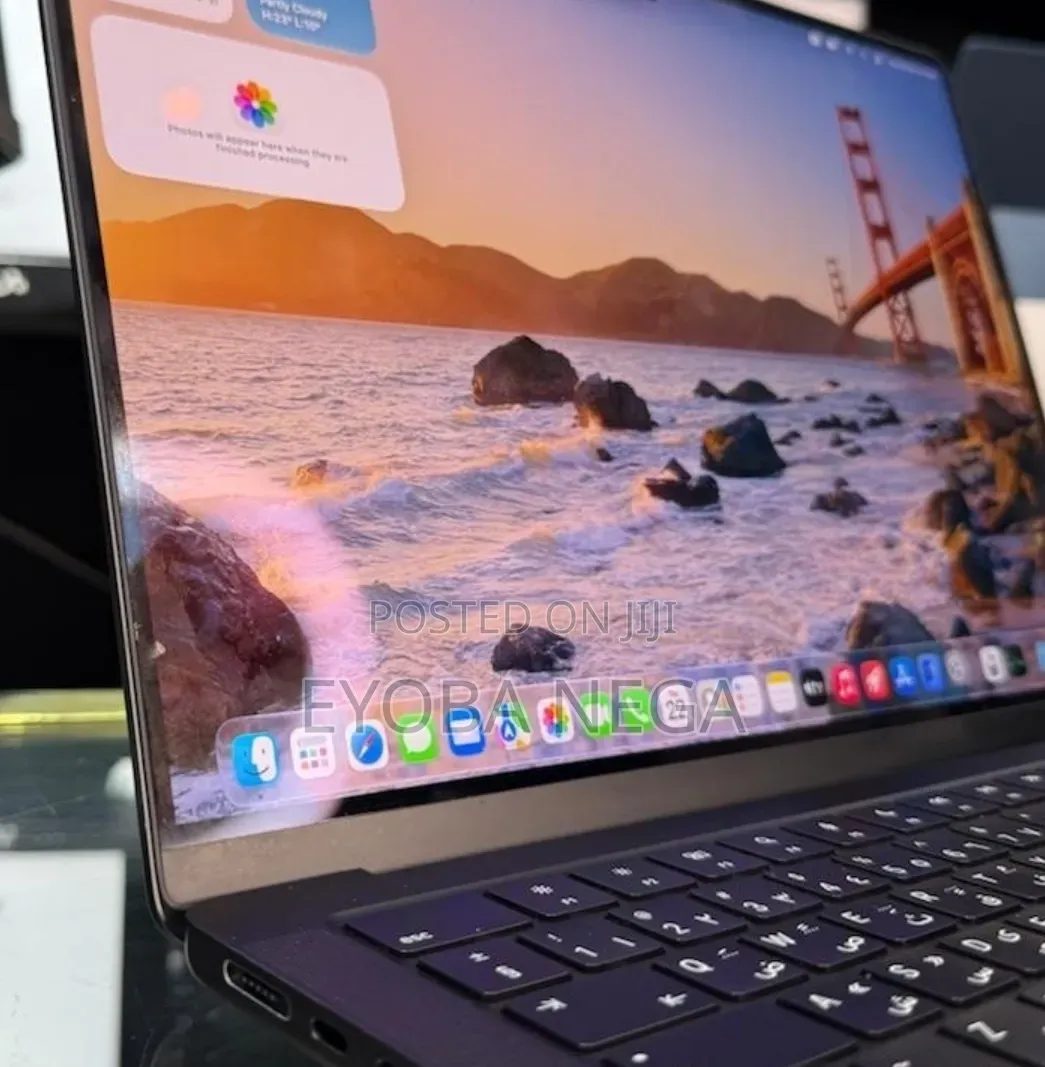 New Laptop Apple MacBook Pro 2025 M5 16GB Apple M5 Pro SSD 512GB