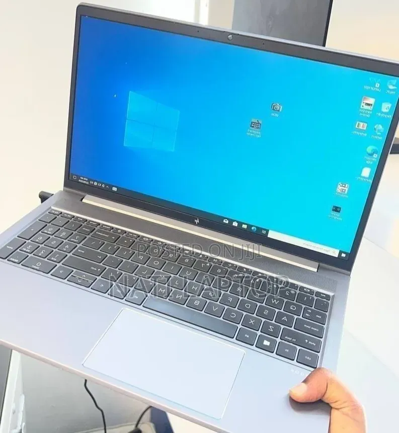 New Laptop HP ZBook Firefly G8 16GB Intel Core i7 SSD 512GB