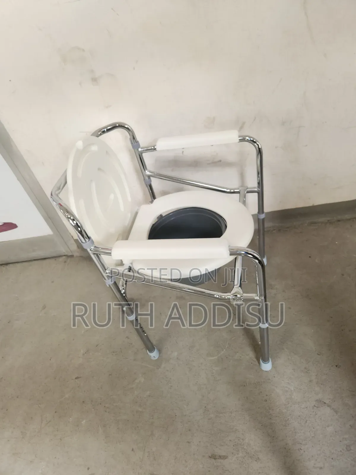 Commode Chair軟禁toilet Chair Brand New煞氣commode Chair鳵不poty Chair New