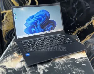 New Laptop Asus Vivobook 14 8GB Intel Core i5 SSD 512GB