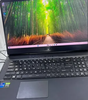New MSI Stealth 17 Studio A13VI-012US 16GB Intel Core i7 SSD 512GB