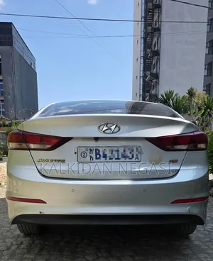 Hyundai Avante 2016 Silver