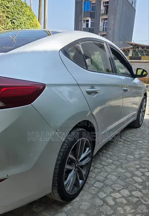 Hyundai Avante 2016 Silver