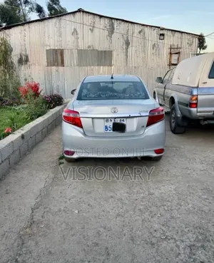 Toyota Yaris 2016 Silver