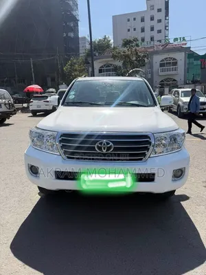 Toyota Land Cruiser 2012 White