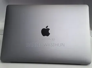 New Laptop Apple MacBook Pro 2020 M1 8GB Apple M1 Pro SSD 256GB